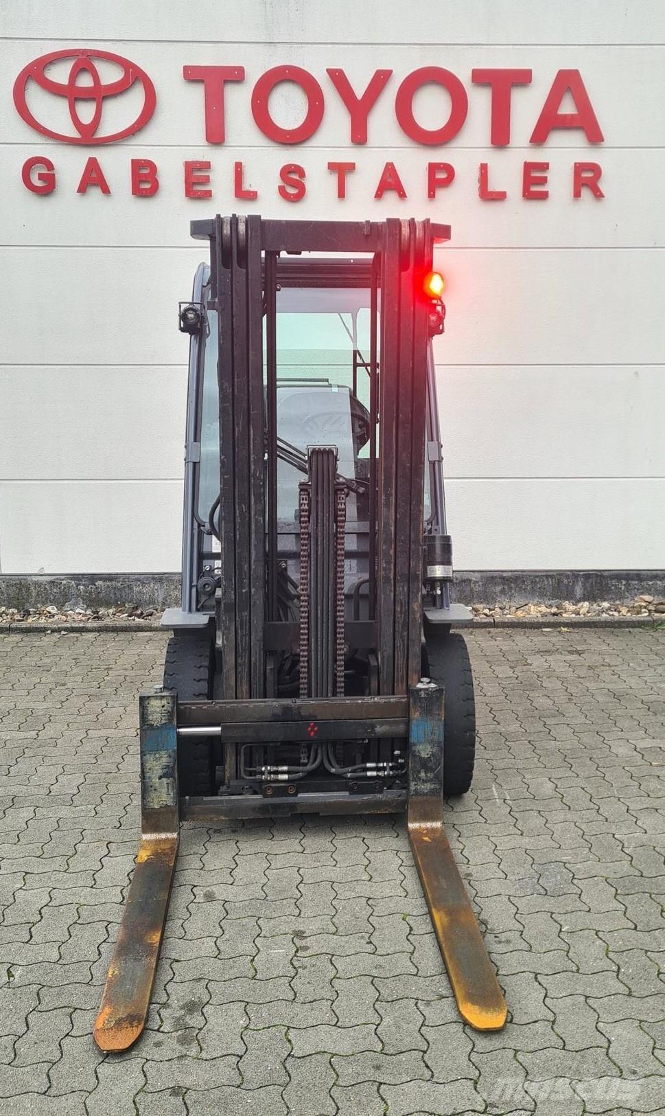 Toyota 02-8FGF25 Gaasitõstukid