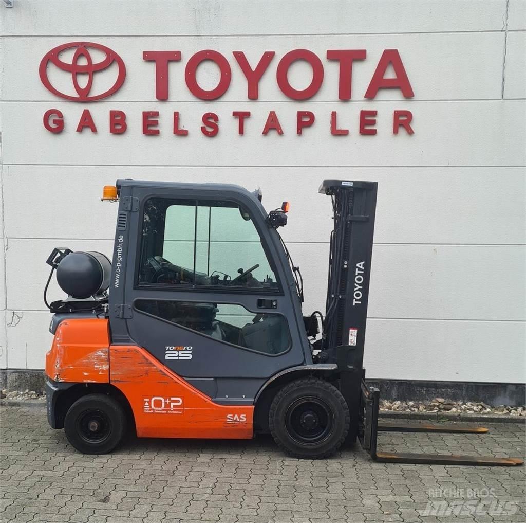 Toyota 02-8FGF25 Gaasitõstukid