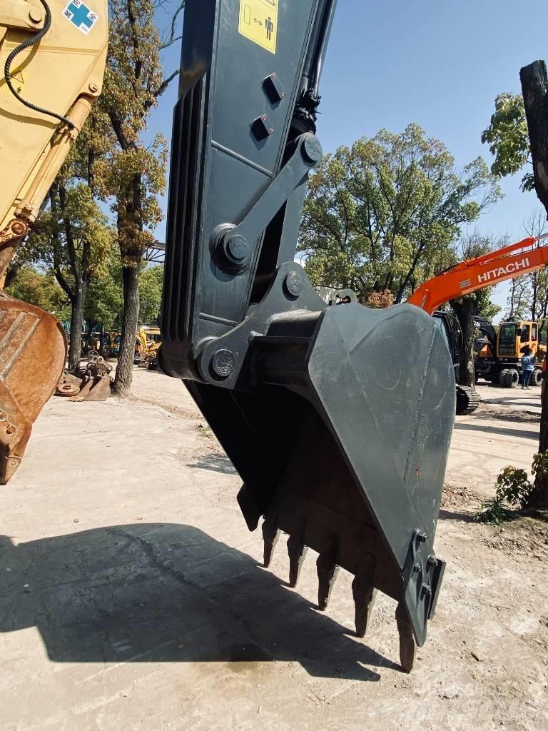 Volvo EC210DL Roomikekskavaatorid