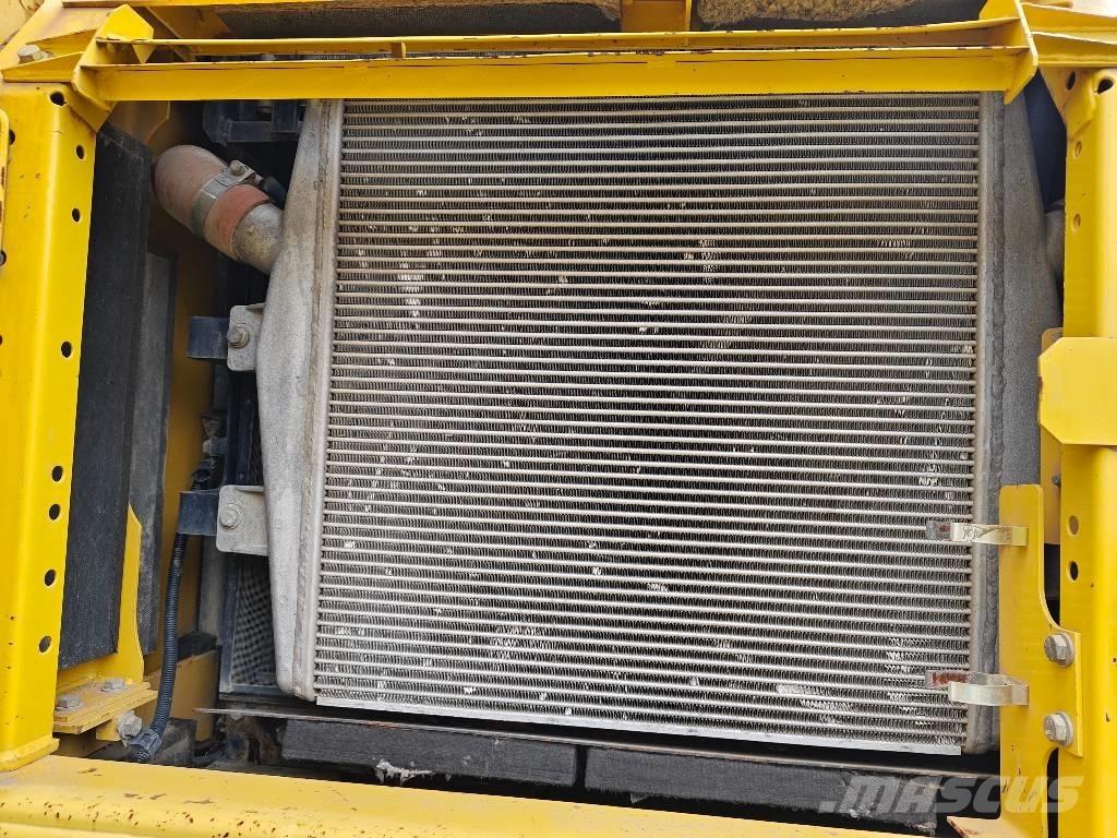 Komatsu PC 450-8 Roomikekskavaatorid