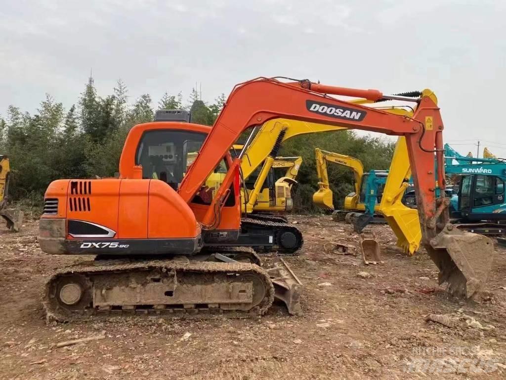 Doosan DX 75 Roomikekskavaatorid