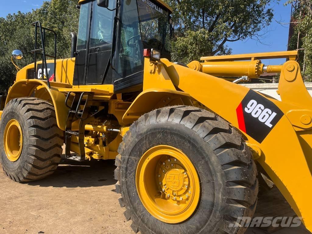 CAT 966 Rataslaadurid