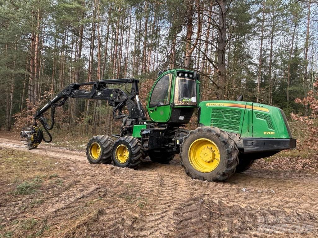 John Deere 1170 E Harvesterid