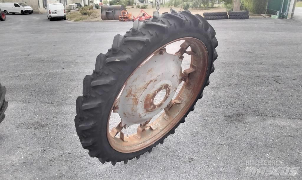 Kleber 8.3R44 Rehvid, rattad ja veljed