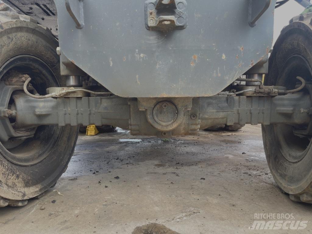 Liebherr A 910 Comp Sillad