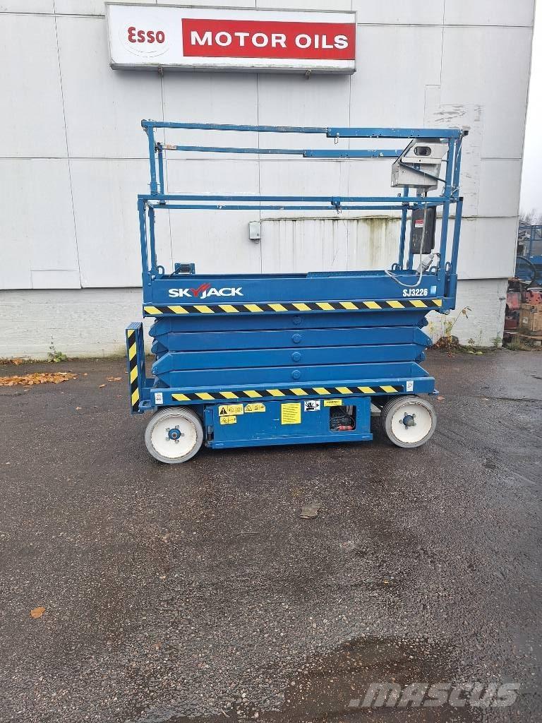 SkyJack SJ 3226 Käärtõstukid