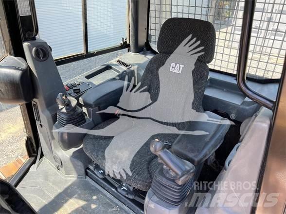 CAT D5K2 LGP Buldooserid