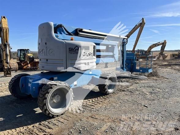 Genie Z60/34 Iseliikuvad poomtõstukid