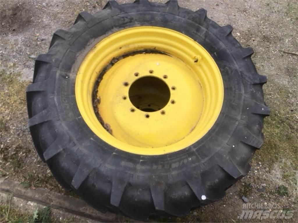 Michelin 420/85R34 Rehvid, rattad ja veljed