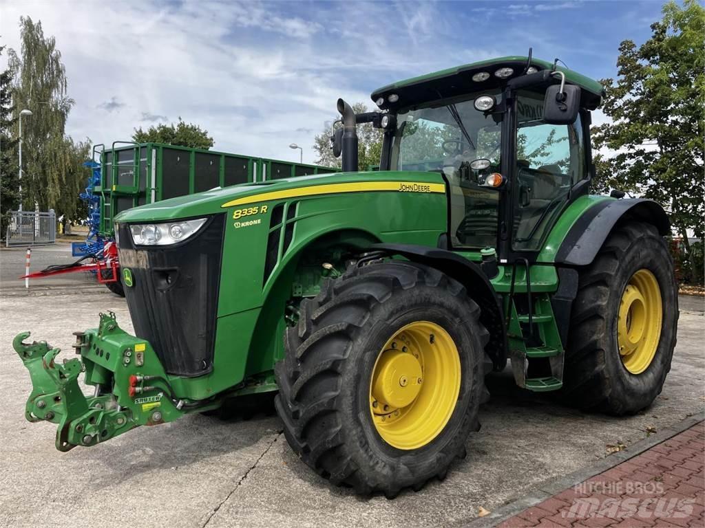 John Deere 8335R Traktorid