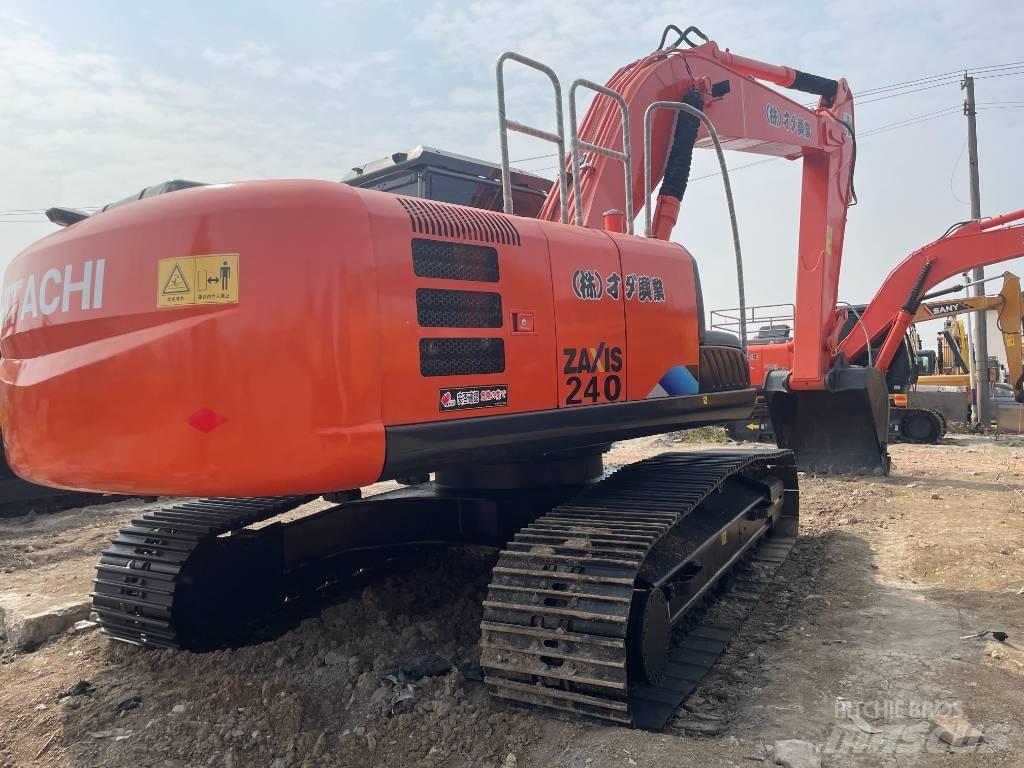 Hitachi ZX 240 Roomikekskavaatorid