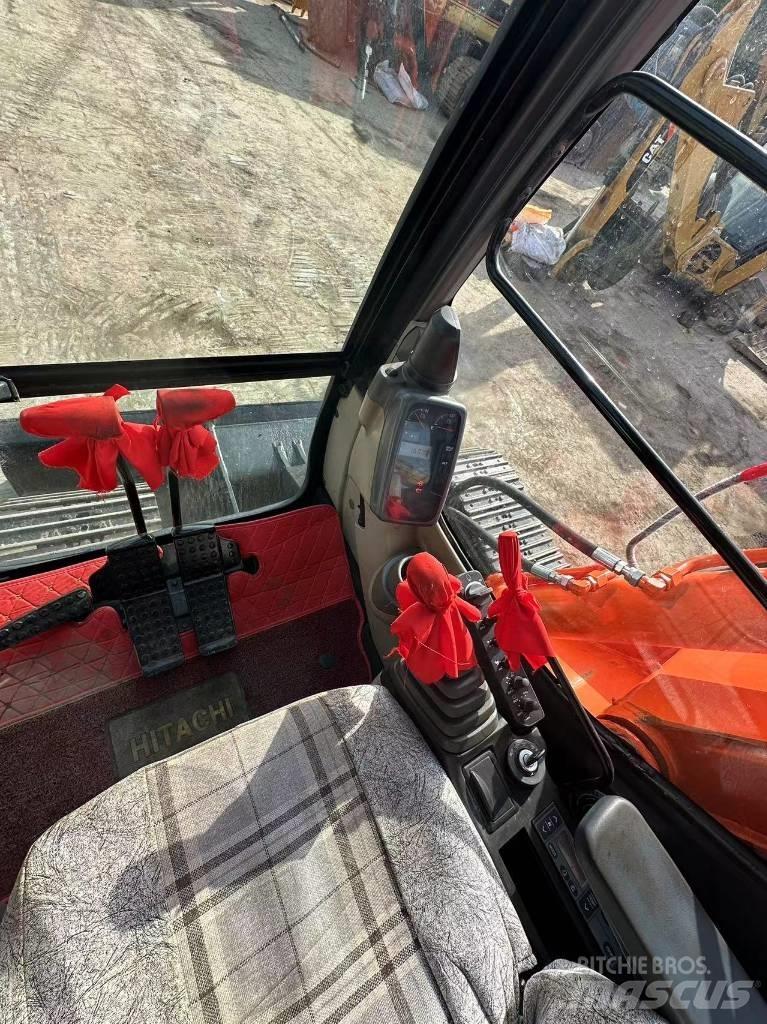 Hitachi ZX 70 Roomikekskavaatorid