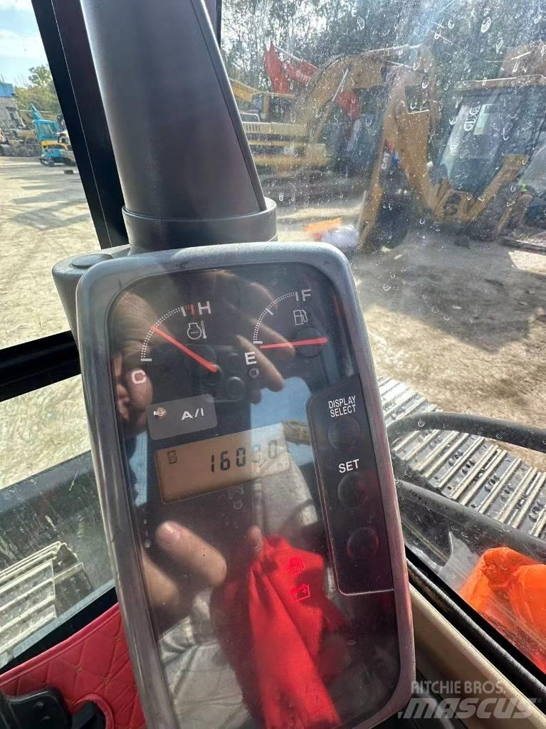 Hitachi ZX 70 Roomikekskavaatorid