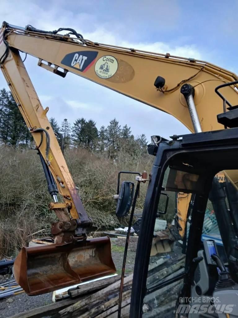 CAT 320 E Pika noolega ekskavaatorid