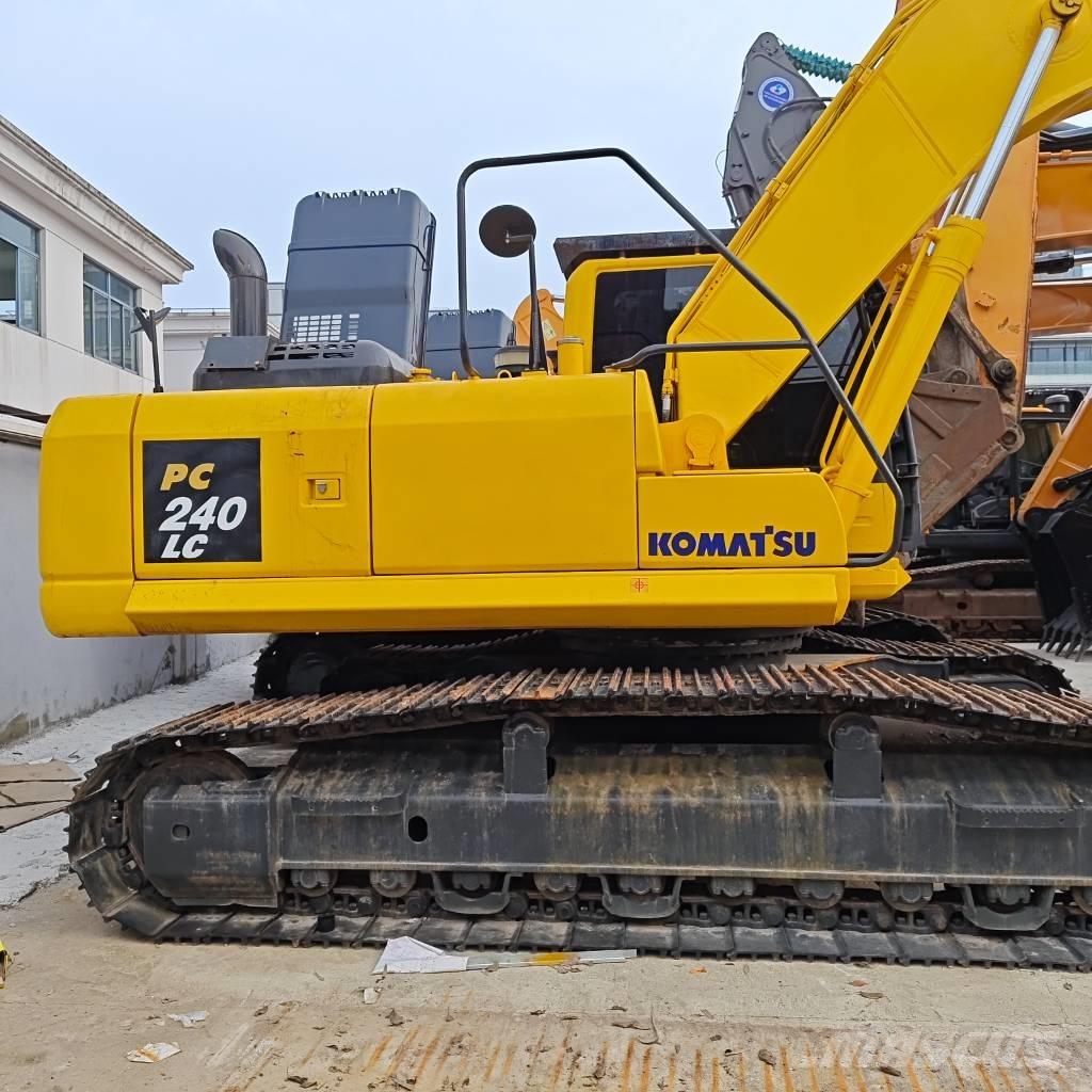 Komatsu PC 240 LC-8 Roomikekskavaatorid
