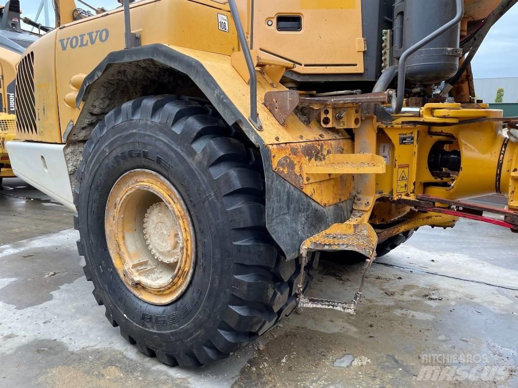 Volvo A 30 E Liigendraamiga pinnaseveokid