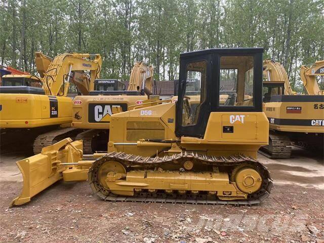 CAT D5G Buldooserid