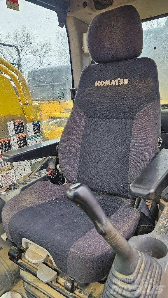 Komatsu PC 490 LC-11 Roomikekskavaatorid