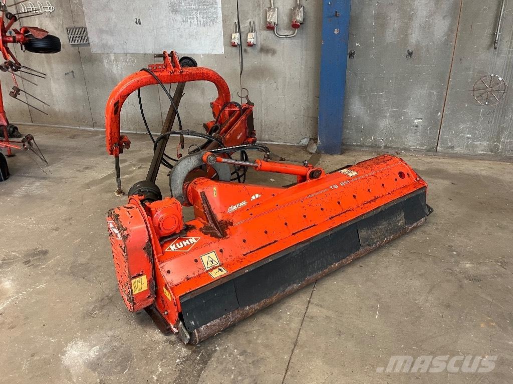 Kuhn TB 211 Karjamaade niidukid / pealselõikurid