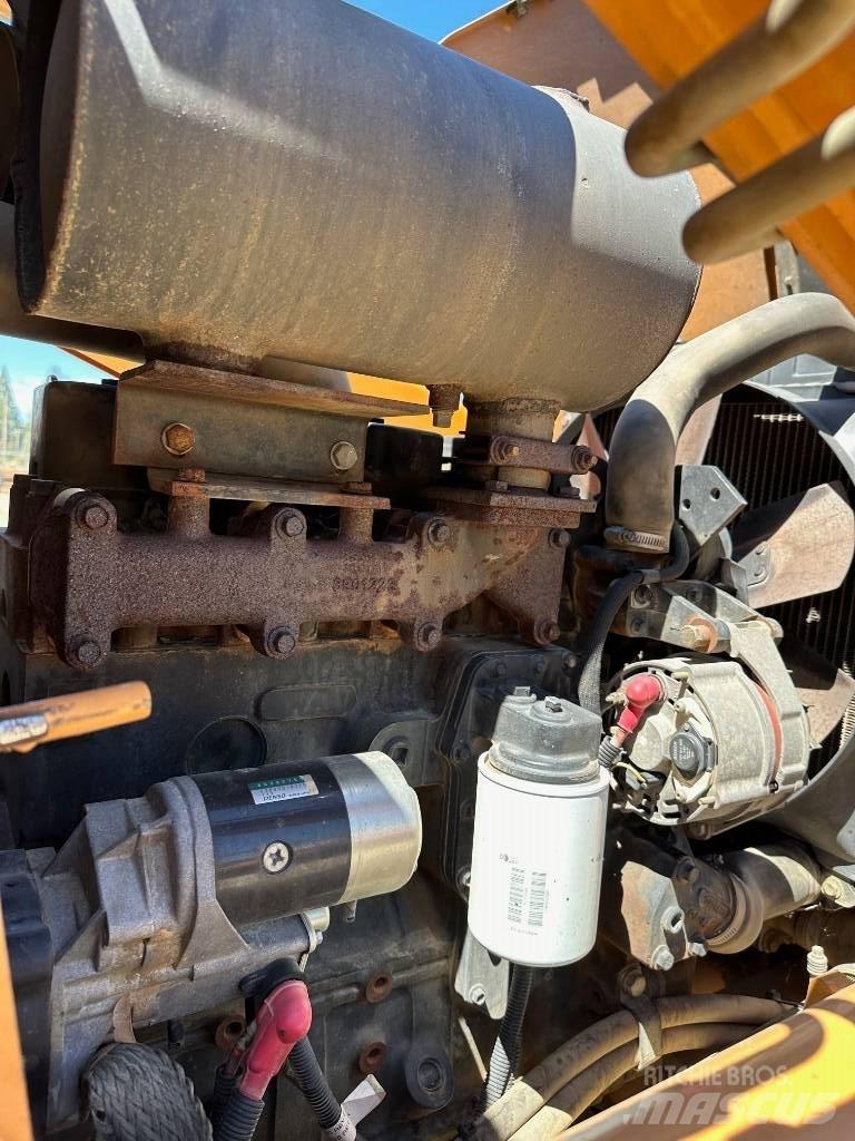 CASE 570 M XT Rataslaadurid
