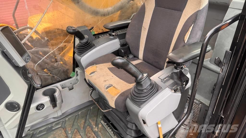 CAT 352 F Roomikekskavaatorid