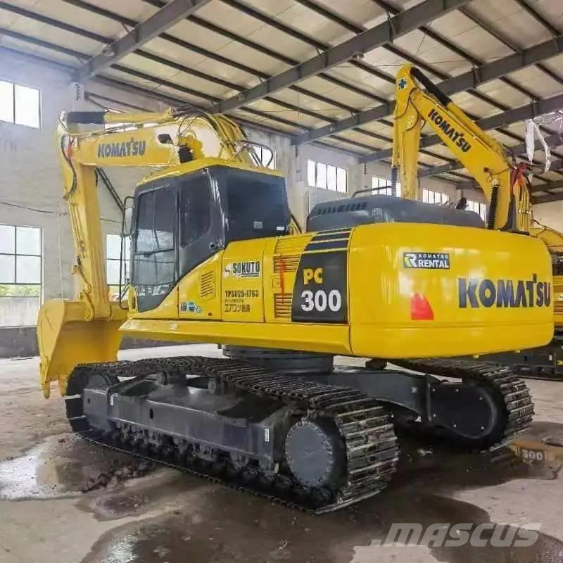 Komatsu PC300-7 Roomikekskavaatorid