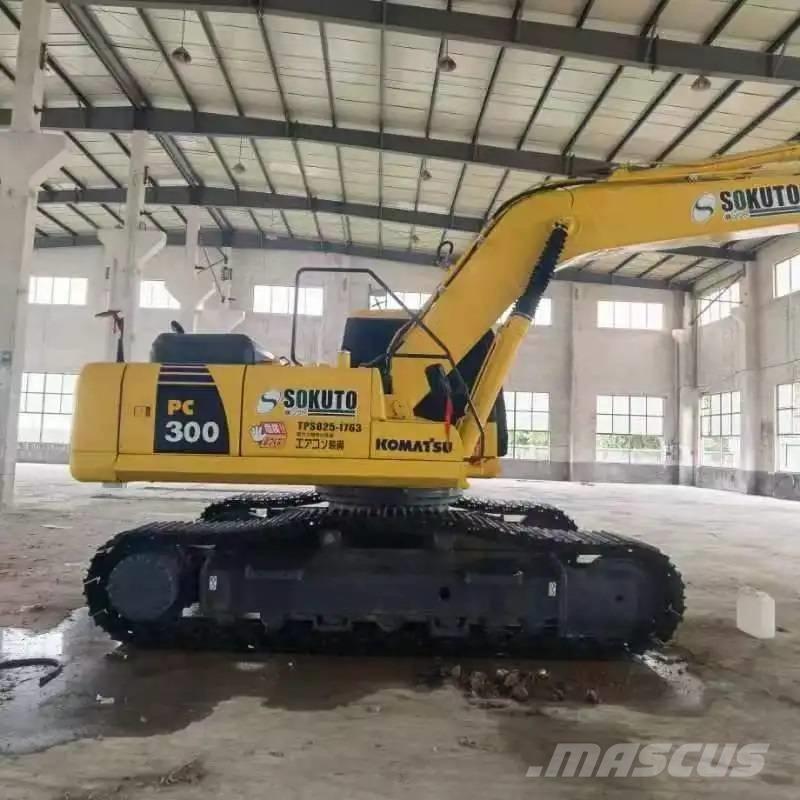 Komatsu PC300-7 Roomikekskavaatorid