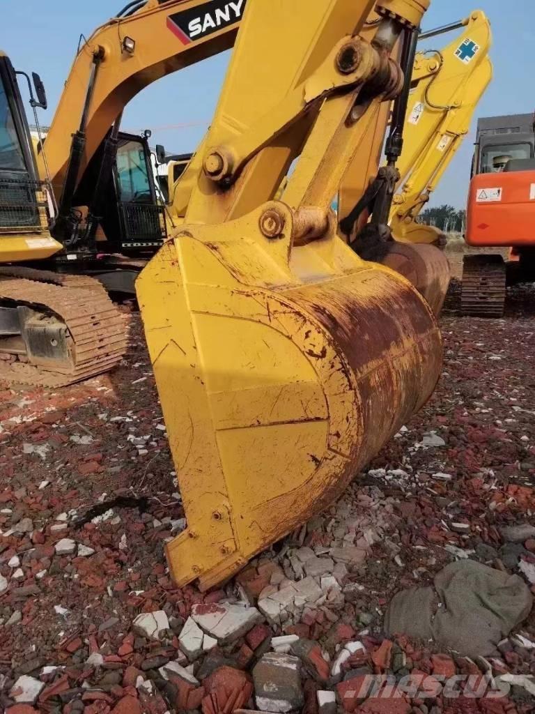 Komatsu pc 210 Roomikekskavaatorid
