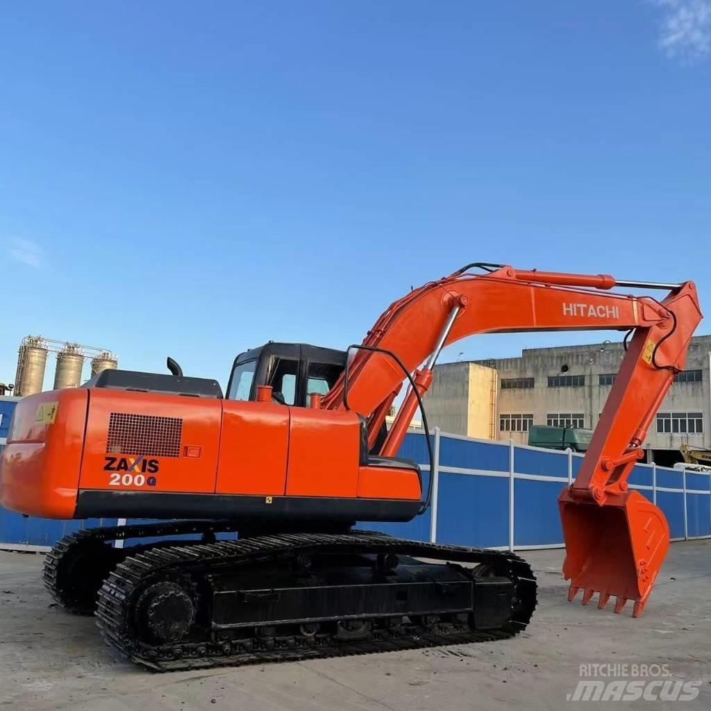 Hitachi ZX200 Roomikekskavaatorid
