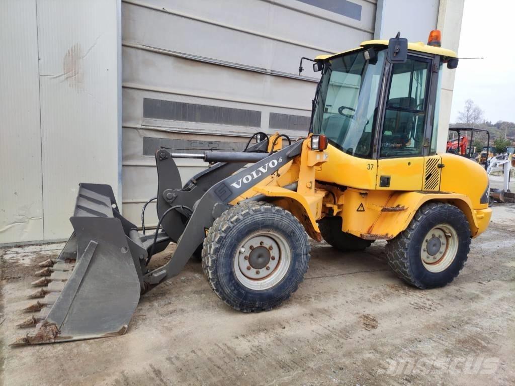 Volvo L 30 B Rataslaadurid