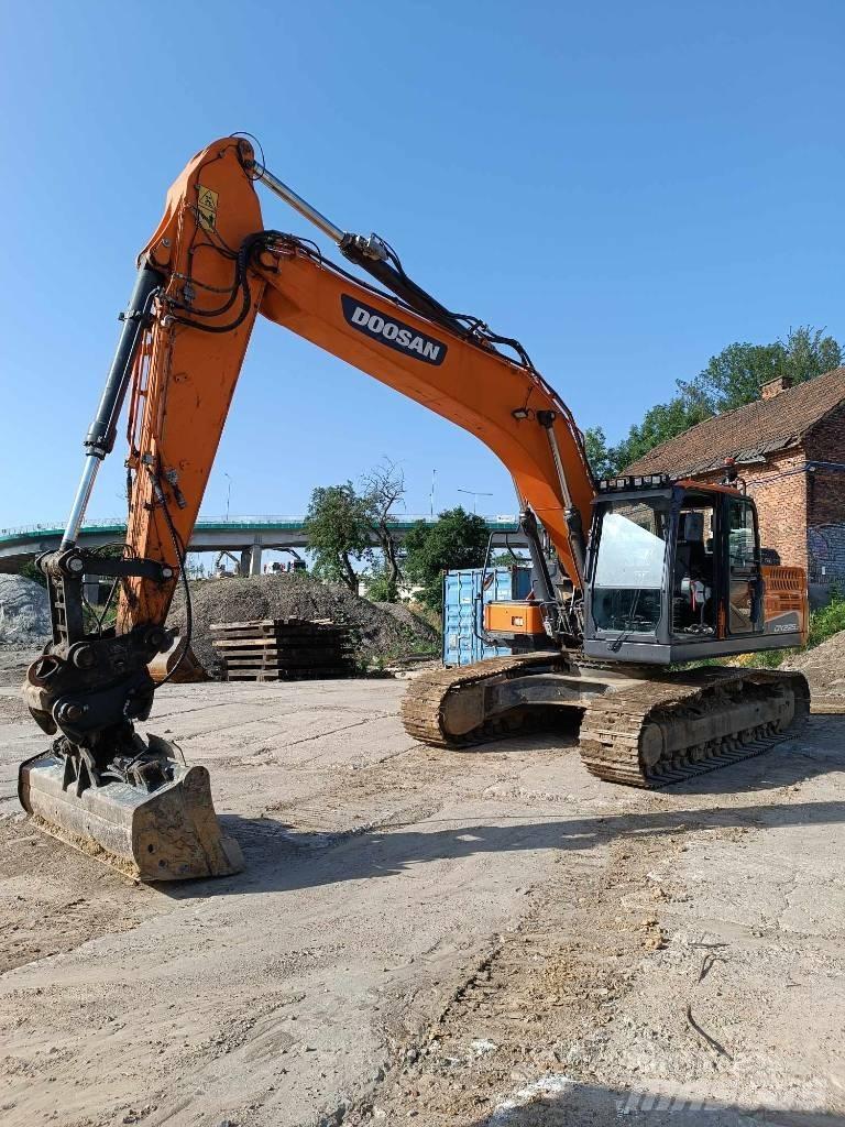 Doosan DX 225 LC-5 Roomikekskavaatorid