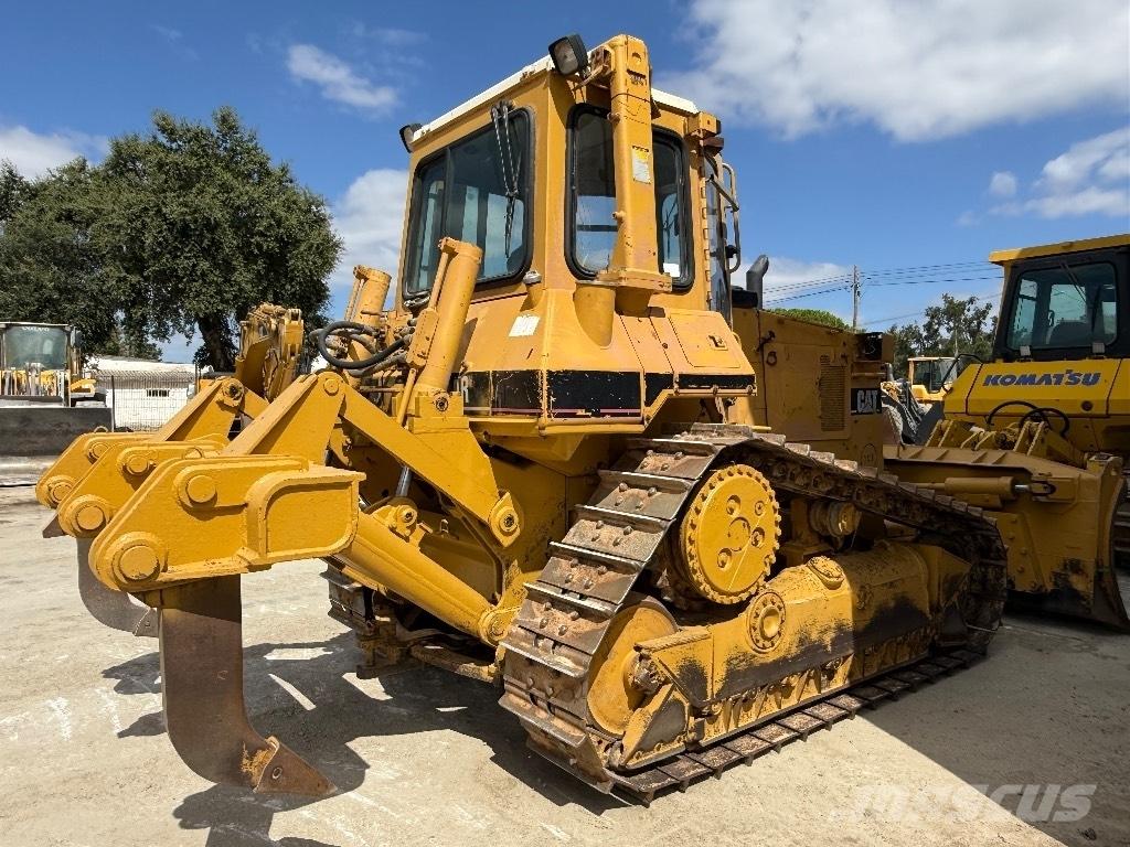 CAT D 5 H Buldooserid