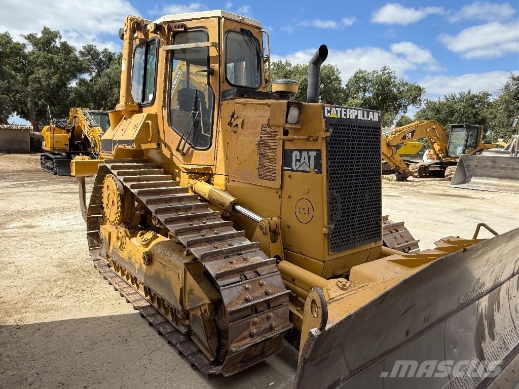 CAT D 5 H Buldooserid