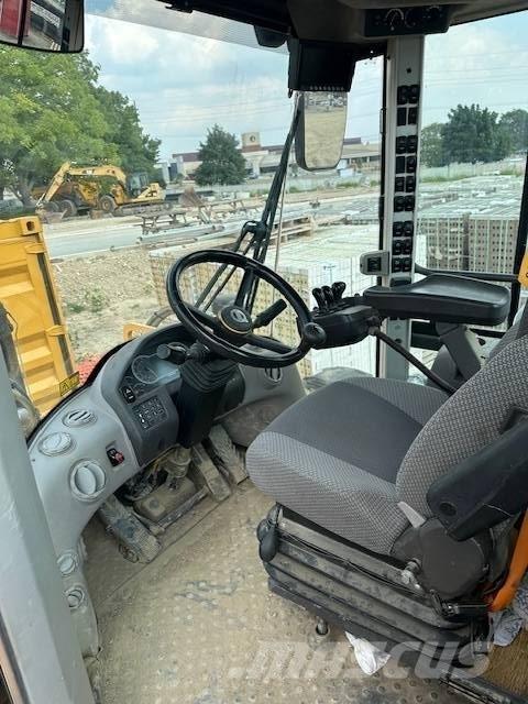  2017 L120H Rataslaadurid