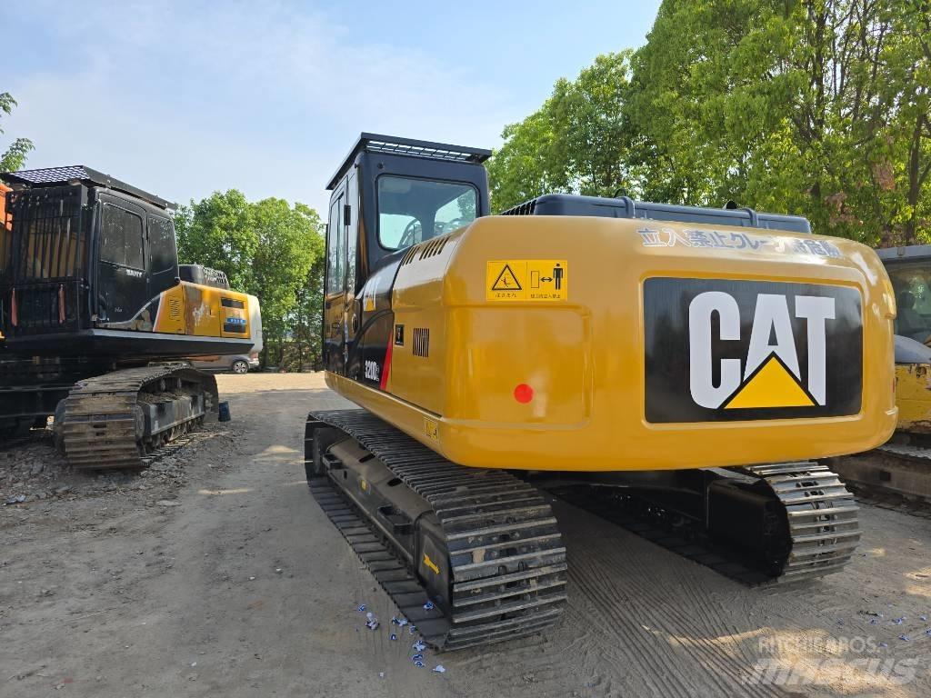 CAT 320D2 Roomikekskavaatorid