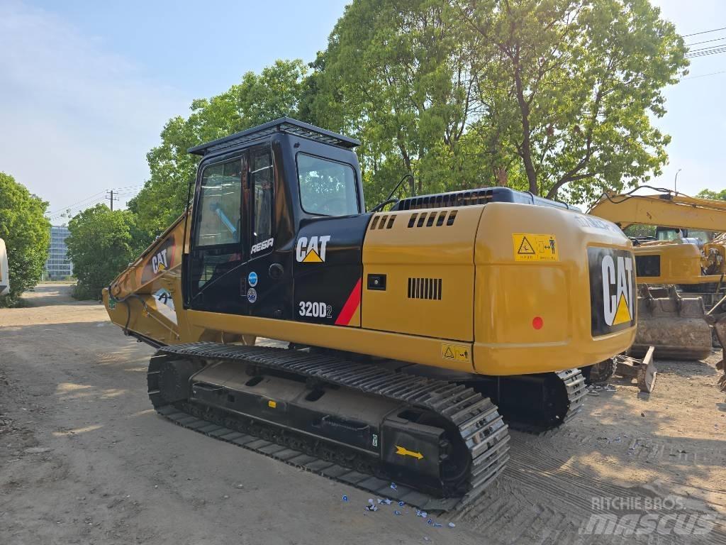CAT 320D2 Roomikekskavaatorid