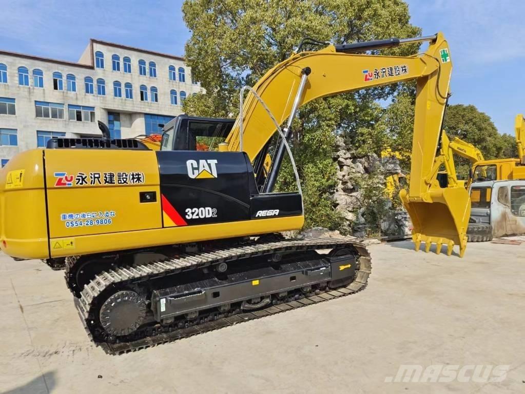 CAT 320 D2 Roomikekskavaatorid