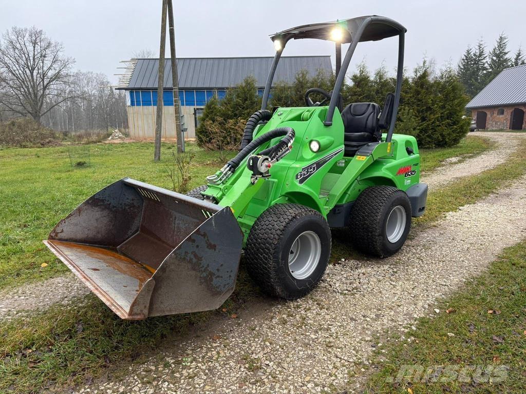 Avant 635 Rataslaadurid