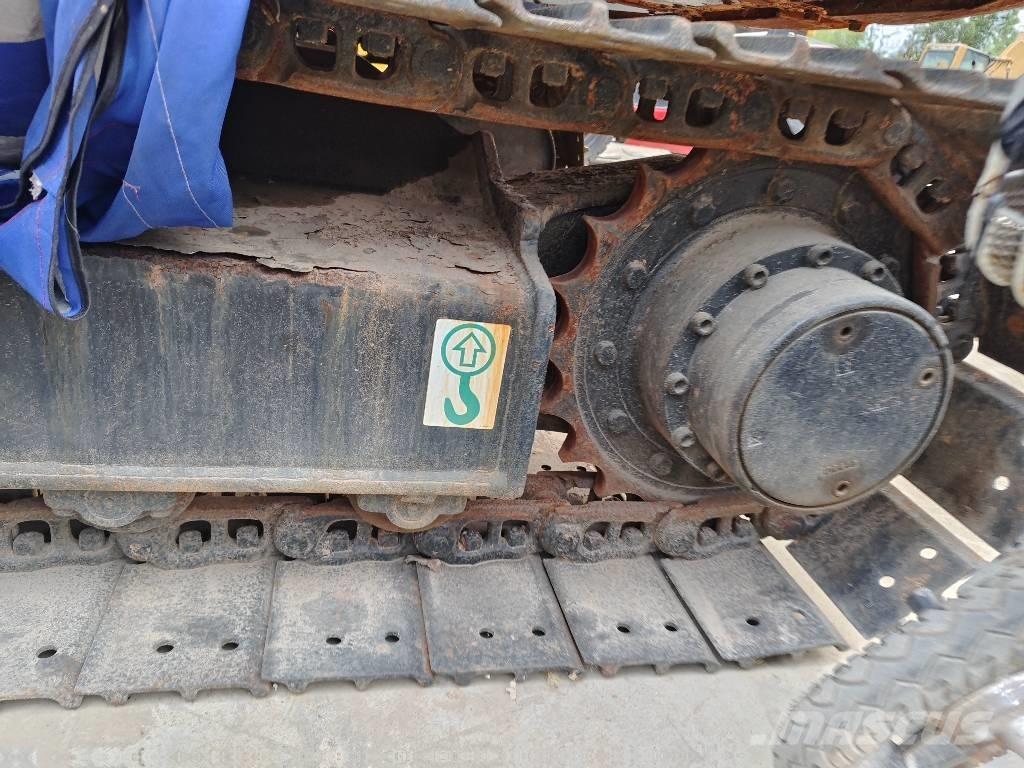 Hitachi ZX 70 Väikeekskavaatorid 7t-12t