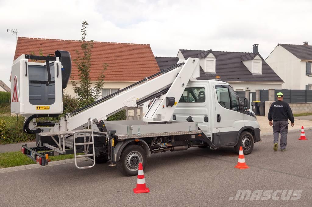 Iveco IS35SI2AA Auto korvtõstukid