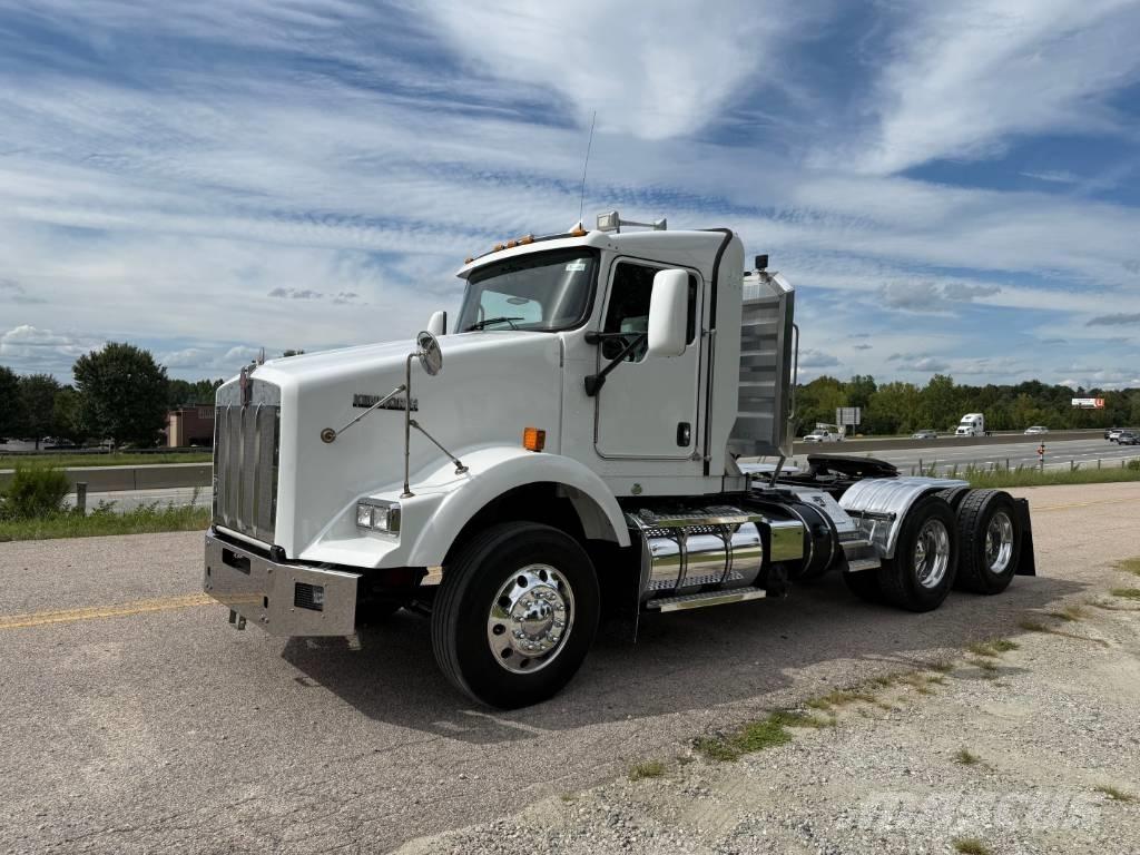Kenworth T 800 Sadulveokid