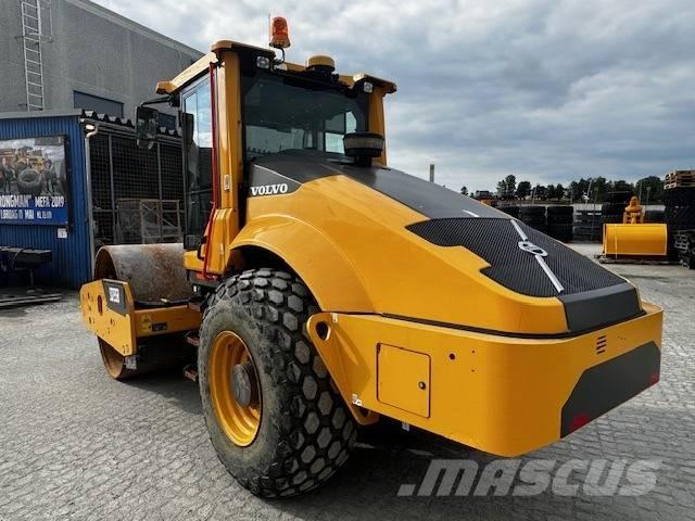 Volvo SD 135 B Ühe trumliga rullid