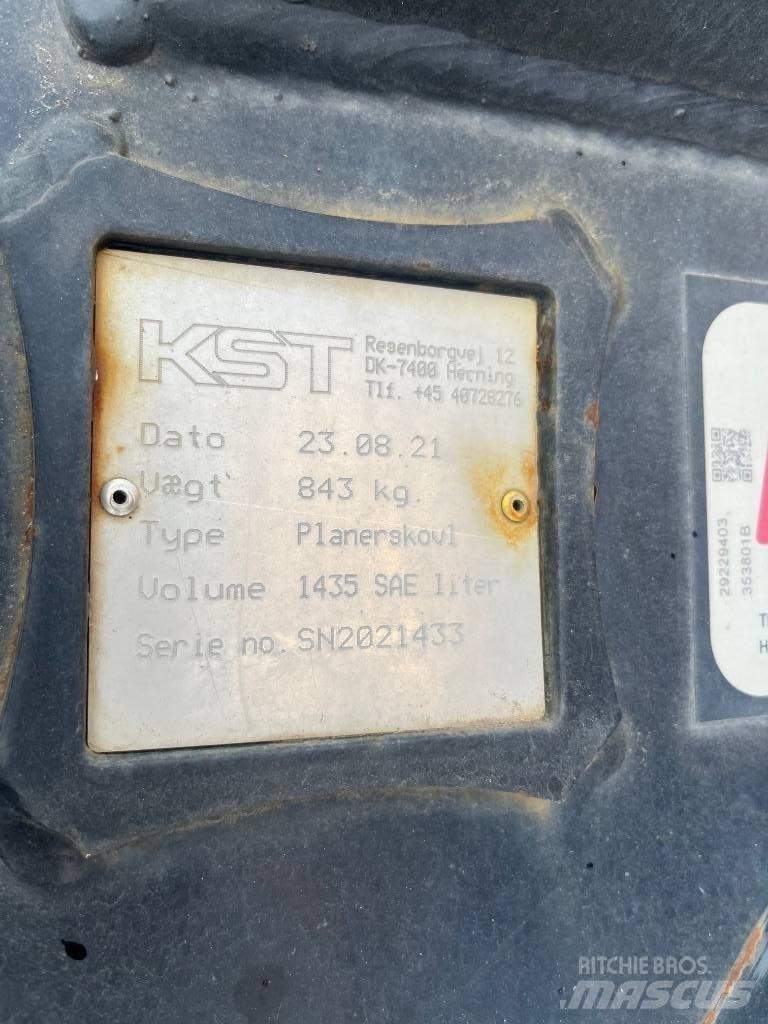 Komatsu PC 240LC-11 Roomikekskavaatorid
