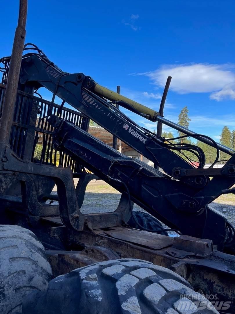 Komatsu 840TX Forwarderid