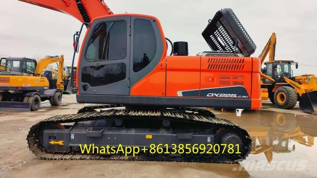 Doosan DX 225 Roomikekskavaatorid