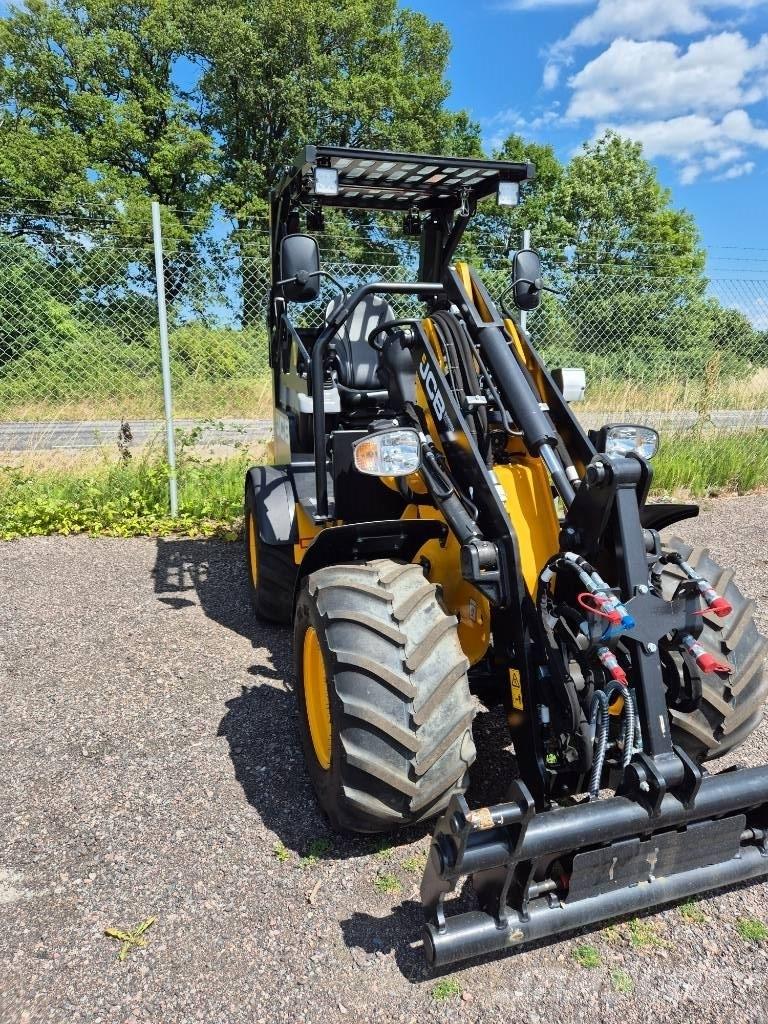 JCB 403 Väikelaadurid