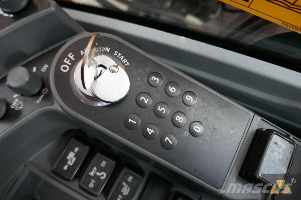 Hitachi ZX300LC-7 Roomikekskavaatorid