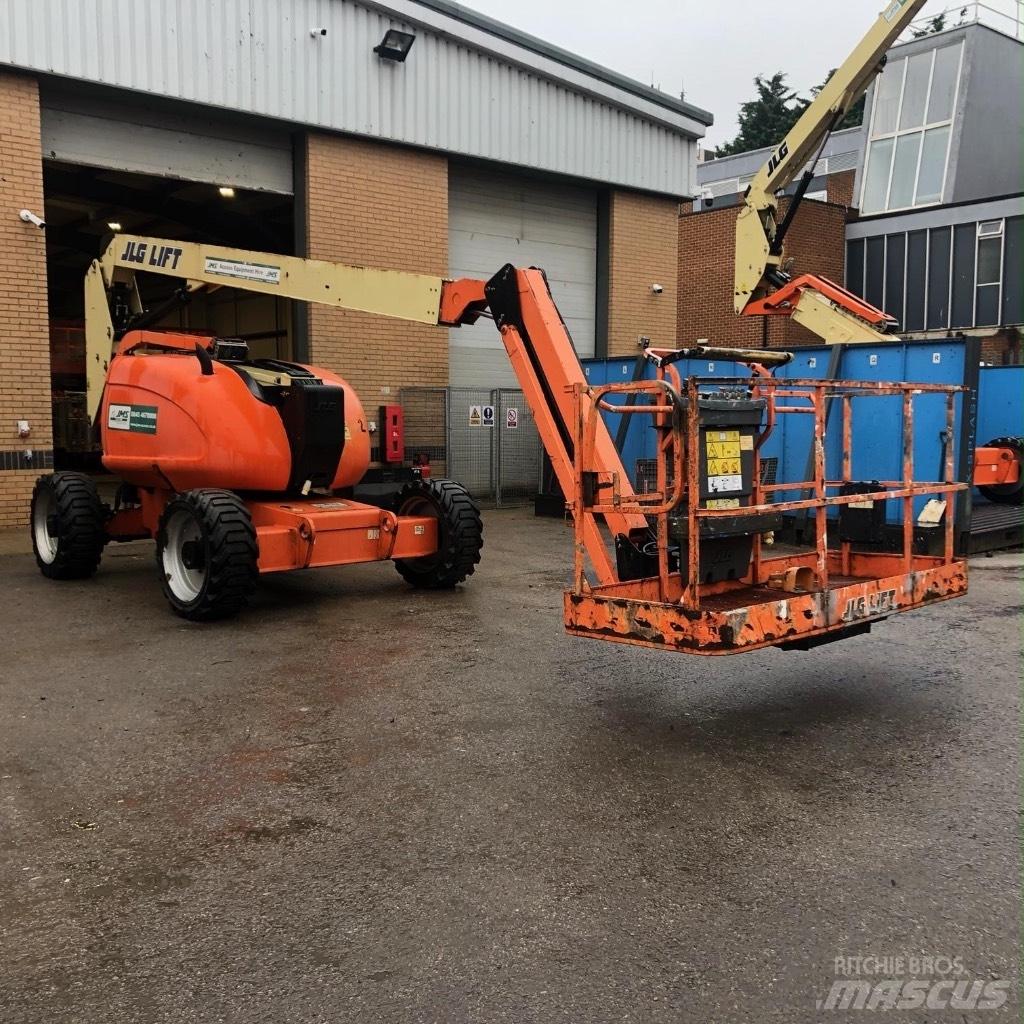 JLG 600 AJ Iseliikuvad poomtõstukid
