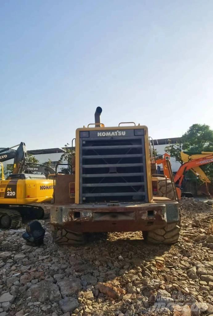 Komatsu WA 600 Rataslaadurid