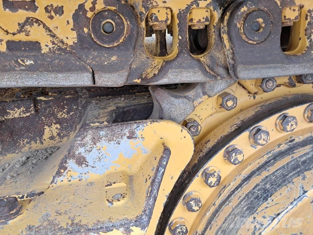 Komatsu D61PXI-24E0 Buldooserid